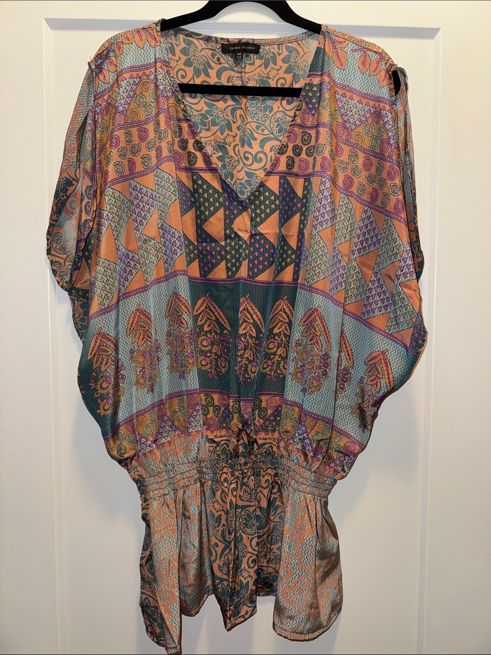 🆕 Karma Highway 100% Viscose V-Neck Tunic in Peach & Teal Boho Print. OS. NWOT!🔥